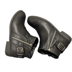 Chic Black Ankle Booties with Zipper and Buckle